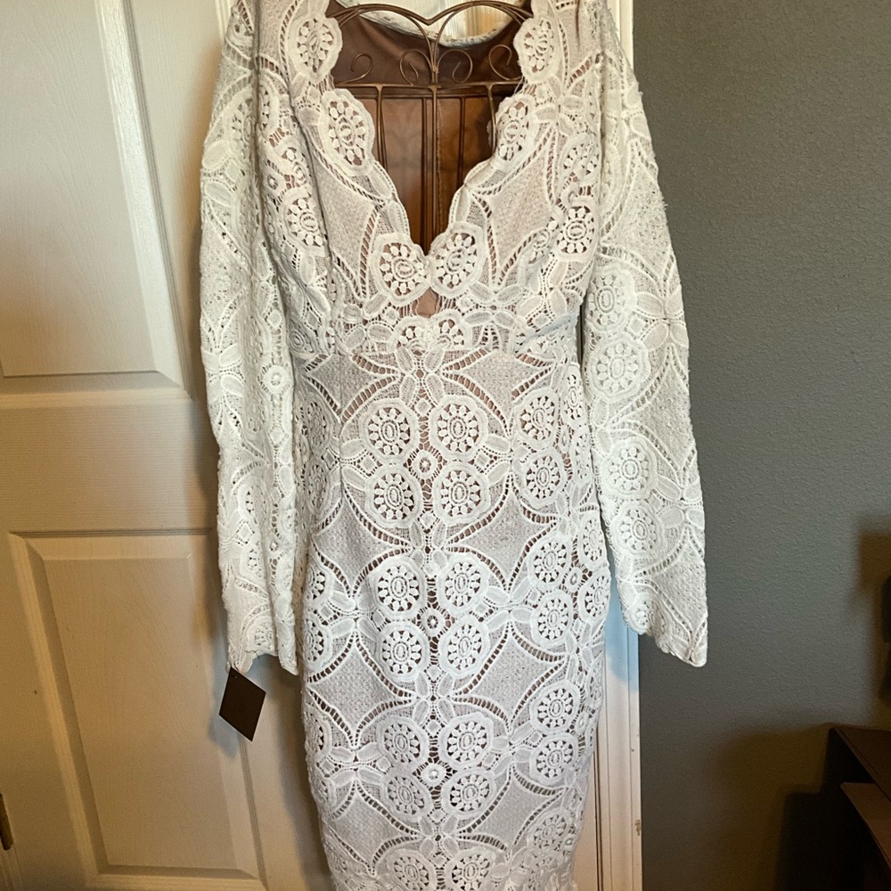 Elegant White Lace Long Sleeve Dress